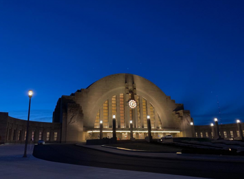 Wednesdays clear skies left Union Terminal, one of Cincinnatis most historic sites glowing this week. 😍🌠 Five of our Walnut SENIORS will be traveling to Poland and Israel this spring with March of the Living, a trip dedicated to holocaust education and remembrance. If youre looking for a rainy day activity this weekend, or are in the mood to learn we highly recommend a trip to Union Terminals brand new Holocaust & Humanity Center! photo by: @emmheines