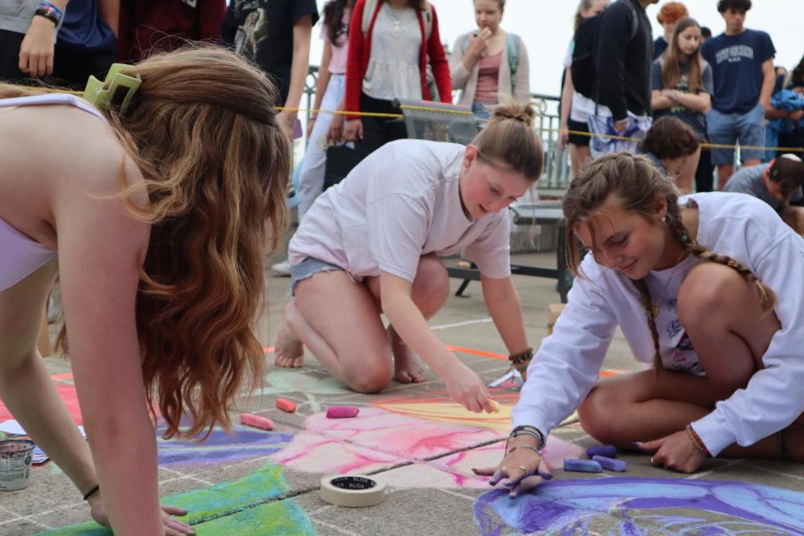 Students participated in the 2023 Earth Jam and chalk drawing on April 20.