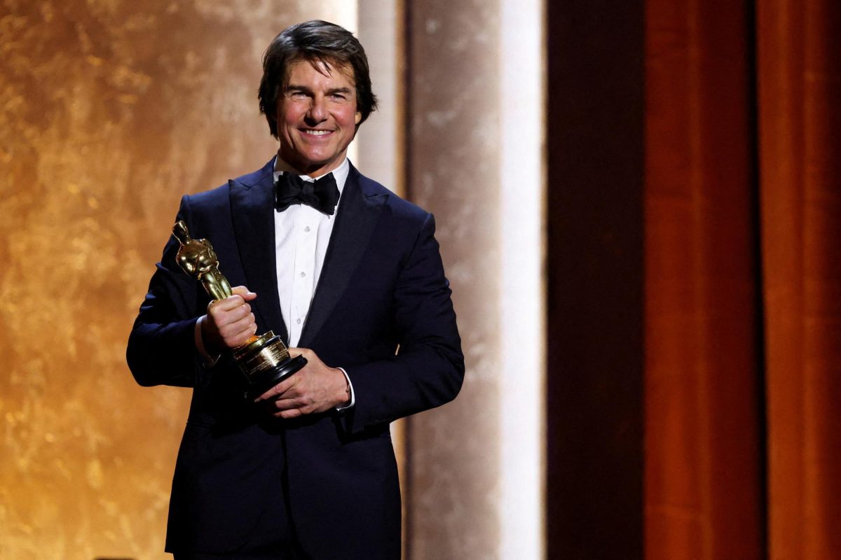 Tom Cruise poses with his honorary Oscar during the Academy of Motion Picture Arts and Sciences 16th Governors Awards in Los Angeles, California, U.S., November 16, 2025. REUTERS/Mario Anzuoni